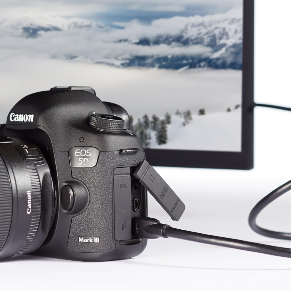 كابل Amazon Basics Mini HDMI إلى HDMI عالي السرعة – بطول 3 متر